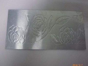 Les hautes plaques d'identification polies en métal/ont étampé la feuille avec la rayure découpée de diamants